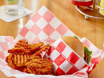 RED CHECKERED GREASEPROOF PAPER(30cmx30cm)